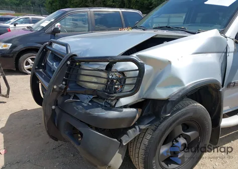 2001 Nissan Xterra Se z USA, uszkodzony, nr VIN 5N1ED28Y61C535488